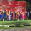 Tiết mục văn nghệ chào mừng 80 năm Quốc khánh nước Cộng hòa Xã hội Chủ nghĩa Việt Nam tại Lào. (Nguồn: TTXVN phát)