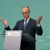 Lãnh đạo Liên minh CDU/CSU Friedrich Merz phát biểu trong cuộc họp báo ở Berlin. (Ảnh: THX/TTXVN)