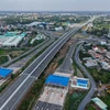Đoạn hơn 18 km thông xe kỹ thuật sáng 19/4 sẽ đồng bộ với đoạn từ nút giao TP. Hồ Chí Minh - Trung Lương (Km0+600) đến nút giao Quốc lộ 1A (Km3+420), nâng tổng số km đường cao tốc Bến Lức - Long Thành đưa vào khai thác lên gần 30 km. (Ảnh: Hoàng Hiếu/TTXVN)