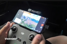 Quan trắc môi trường bằng thiết bị cảm biến, ứng dụng thiết bị bay không người lái. (Ảnh: Hoài Nam/Vietnam+)