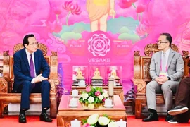 Bộ trưởng Bộ Dân tộc và Tôn giáo Đào Ngọc Dung tiếp xã giao Chủ tịch Ủy ban Nhà nước về các tổ chức tôn giáo tại Azerbaijan. (Nguồn ảnh: Tào Đạt)