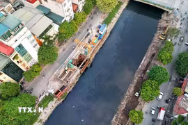 Một đoạn sông Tô Lịch. (Nguồn ảnh: TTXVN)