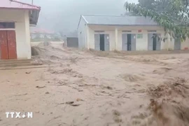 Mưa lớn kéo dài gây ngập úng, sạt lở đất đá tại Sơn La. (Ảnh: TTXVN phát)