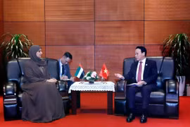 Cuộc đối thoại cấp cao giữa Bộ trưởng Bộ Nông nghiệp và Môi trường Đỗ Đức Duy và Bộ trưởng Bộ Biến đổi Khí hậu và Môi trường UAE Amna bint Abdullah Al Dahak. (Ảnh: Khương Trung) 
