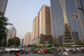 Trong 6 tháng đầu năm nay, thị trường bất động sản đã bắt đầu “hồi sinh” với những tín hiệu tích cực. (Ảnh: Hùng Võ/Vietnam+)