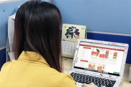 Siết chặt kiểm soát hàng giả, hàng nhái trong thương mại điện tử. (Ảnh: Thu Hương/TTXVN)