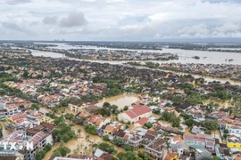 Phố cổ Hội An bị ngập sâu trong nước lũ. (Ảnh: Anh Dũng/TTXVN)