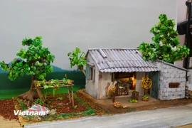 Sản phẩm bánh Trung Thu tiệm tạp hoá do chính Thuỳ Dương nhào nặn và tạo hình. (Ảnh: Bảo Ngọc/Vietnam+)