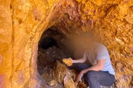 Khai thác vàng. Ảnh chỉ mang tính chất minh họa. (Nguồn: TTXVN)