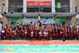 Gần 1.000 học sinh Thủ đô tham dự Ngày hội Tiếng Anh "góp sức" bảo vệ gấu