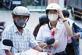 Các thí sinh và gia đình cần chuẩn bị phương án di chuyển phù hợp. Ảnh: (Ánh Tuyết/TTXVN)