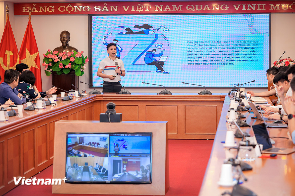 Tương tự, Thạc sĩ Nguyễn Văn Hào, Giảng viên Viện Báo chí- Truyền thông Học viện Báo chí và Tuyên truyền chia sẻ về chủ đề khi báo chí cần phải trẻ hóa... (Ảnh: PV/Vietnam+)