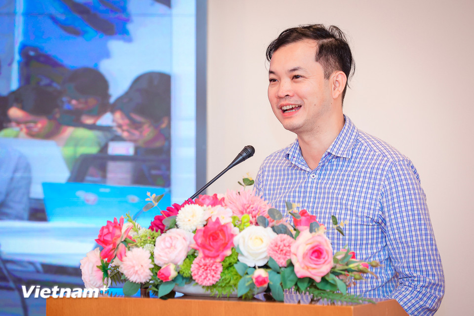 Với góc nhìn từ cơ sở đào tạo, Tiến sĩ Vũ Tuấn Anh, Trưởng khoa Truyền thông và Văn hóa đối ngoại Học viện Ngoại giao chia sẻ về bối cảnh số hóa và yêu cầu khiến báo chí cần đổi mới để đồng hành, không chỉ dừng lại ở việc thu hút. (Ảnh: PV/Vietnam+)