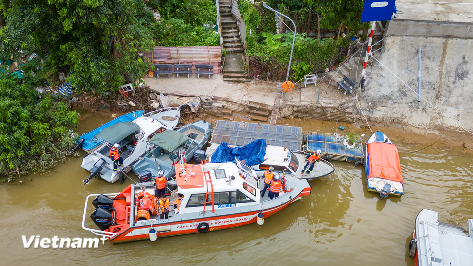 Sẵn sàng làm nhiệm vụ khi nhân dân cần ứng cứu. (Ảnh: Hoài Nam/Vietnam+)
