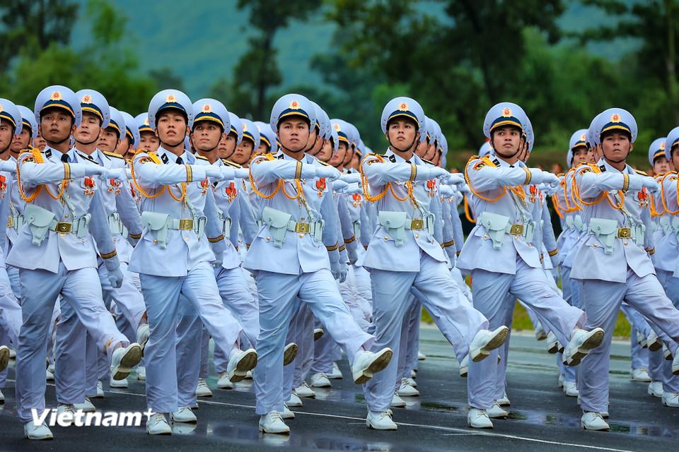 Đây chính là nền tảng vững chắc để các lực lượng tự tin bước vào các buổi sơ duyệt, tổng duyệt tại Quảng trường Ba Đình trong những ngày tới, phấn đấu đạt kết quả cao nhất, góp phần quan trọng vào thành công chung của Lễ kỷ niệm. (Ảnh: Hoài Nam/Vietnam+)