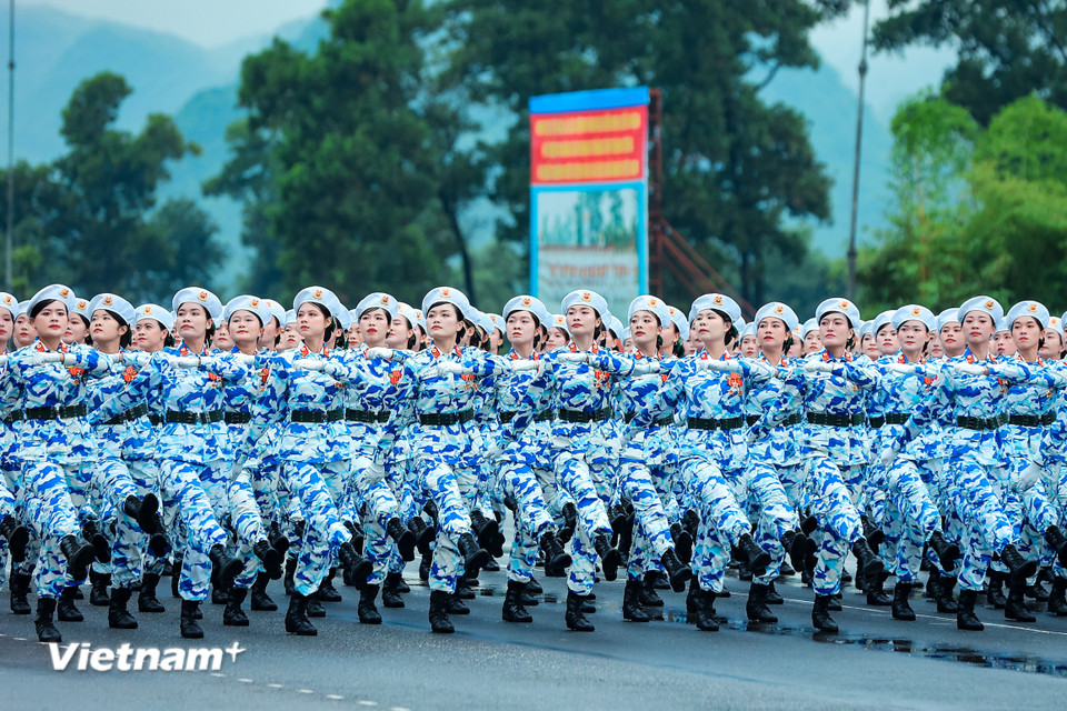 Khối nữ Quân y tham gia tổng hợp luyện. (Ảnh: Hoài Nam/Vietnam+)