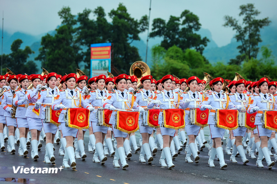 Cán bộ, chiến sỹ khắc phục khó khăn về thời tiết khắc nghiệt và cường độ huấn luyện cao. (Ảnh: Hoài Nam/Vietnam+)