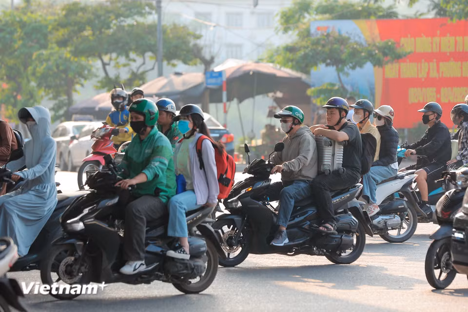 Khu vực ngã tư Giải Phóng- Ngọc Hồi thời điểm 16 giờ các phương tiện lưu thông bình thường. (Ảnh: Hoài Nam/Vietnam+)