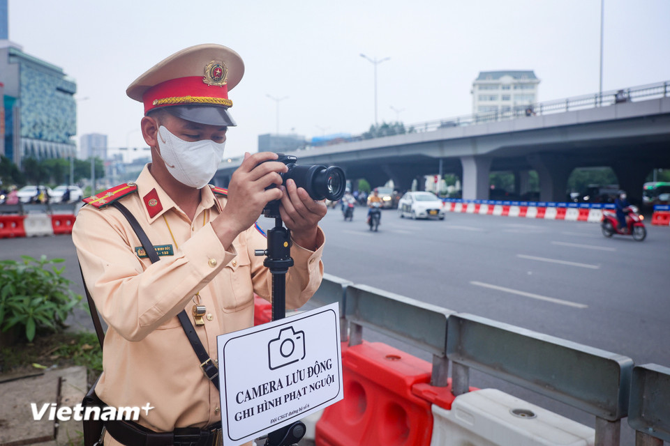 Các điểm ghi hình sẽ được thay đổi liên tục để người tham gia giao thông cố tình vi phạm không thể né tránh. (Ảnh: Hoài Nam/Vietnam+)