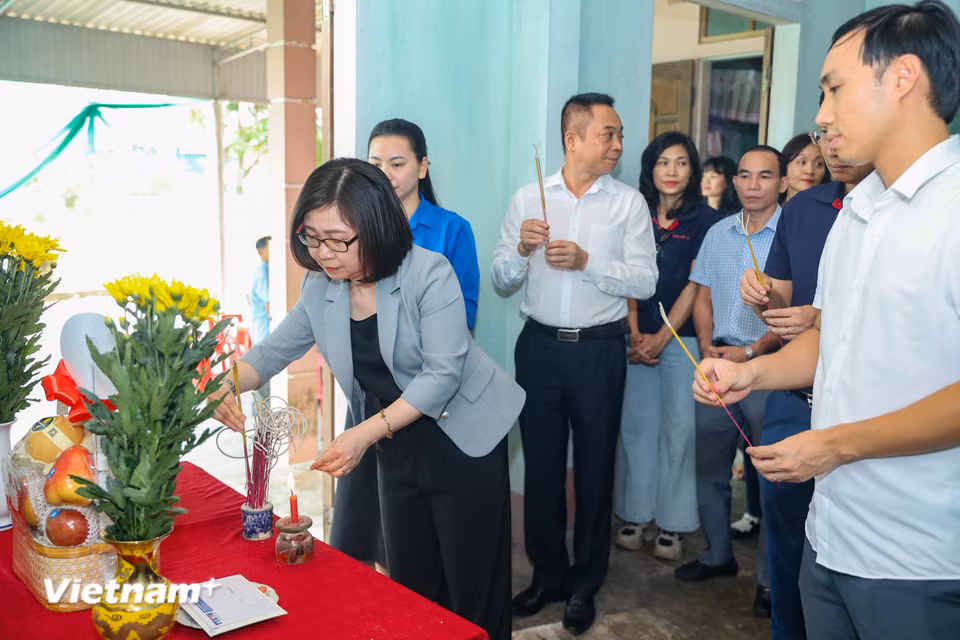 Đến năm 1968, ông tham gia chiến trường miền Nam, là phóng viên Thông tấn xã Giải phóng miền Trung Trung Bộ - đúng vào thời điểm nơi đây trung lực lượng, tiến công liên tục, mạnh mẽ nhằm đánh sập ngụy quân, ngụy quyền, kết hợp với những cuộc khởi nghĩa của quần chúng giành chính quyền. (Ảnh: Hoài Nam/Vietnam+)