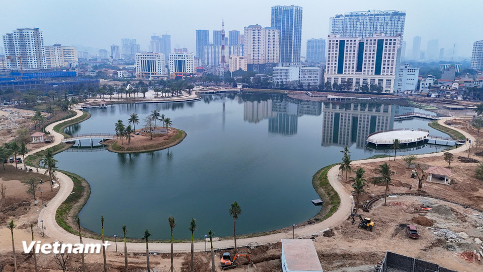 Công viên hồ Phùng Khoang là hạng mục công trình thuộc dự án Khu đô thị mới Phùng Khoang (Nam Từ Liêm, Hà Nội). Dự án có quy mô 11,8ha với tổng mức đầu tư hơn 3.483 tỷ đồng. (Ảnh: Hoài Nam/Vietnam+)