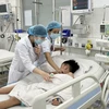 Trẻ mắc sốt xuất huyết nặng được điều trị tại Bệnh viện Bệnh Nhiệt đới Thành phố Hồ Chí Minh. (Ảnh: TTXVN/Vietnam+)
