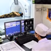 Đầu tư các trang thiết bị hiện đại phục vụ công tác khám, chữa bệnh cho bệnh nhân. (Ảnh: TTXVN phát)