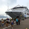 Tàu biển Pacific World đưa khoảng 1.700 du khách đến Quảng Ninh. (Ảnh: Đức Hiếu/TTXVN)
