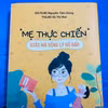 Cuốn sách y khoa dành cho phụ huynh: “Mẹ thực chiến – Giải mã bệnh lý hô hấp”. (Ảnh: T.G/Vietnam+)