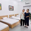 Khu phòng nghỉ tại Cơ sở chăm sóc sức khỏe ban ngày cho người cao tuổi phường Long Biên. (Ảnh: T.G/Vietnam+)