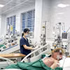 Bệnh nhân mắc thủy đậu trong tình trạng nặng đang điều trị tại Bệnh viện Bệnh Nhiệt đới Trung ương. (Ảnh: PV/Vietnam+)