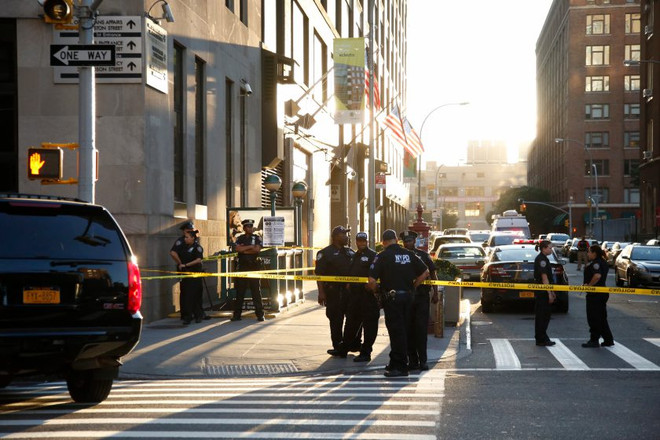 Người đàn ông tự sát sau khi bắn chết một bảo vệ ở New York ảnh 1