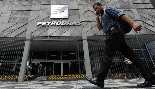 Ban lãnh đạo Petrobras từ chức sau loạt bê bối tham nhũng ảnh 1