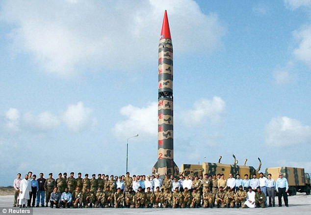 Pakistan bác tin kiềm chế chương trình vũ khí hạt nhân vì Mỹ ảnh 1