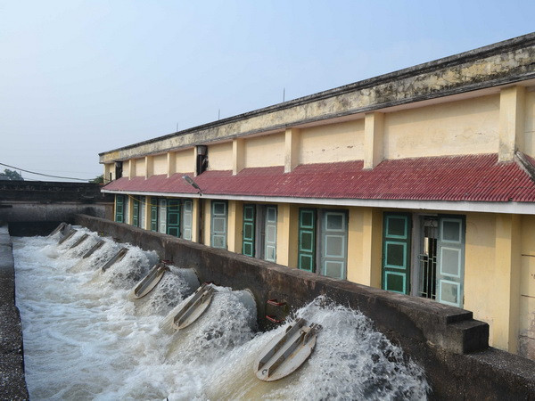 Rút ngắn ba ngày xả nước phục vụ đổ ải vụ Đông Xuân 2014-2015 ảnh 1