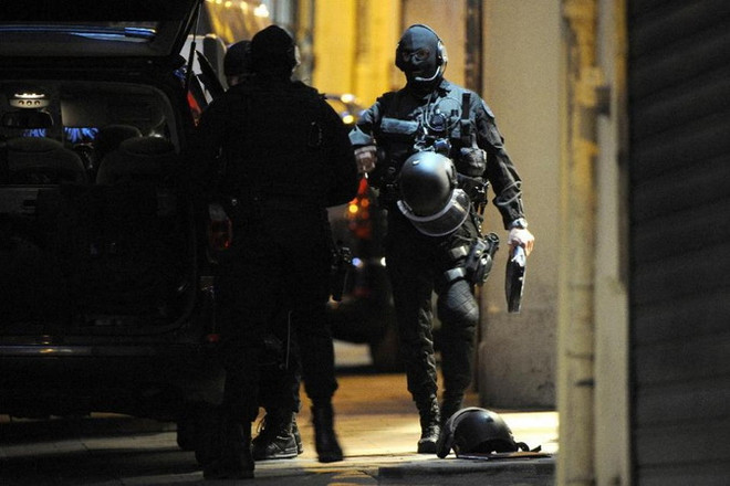 Pháp bắt 4 nghi can trong chiến dịch chống thánh chiến ở miền Nam ảnh 1