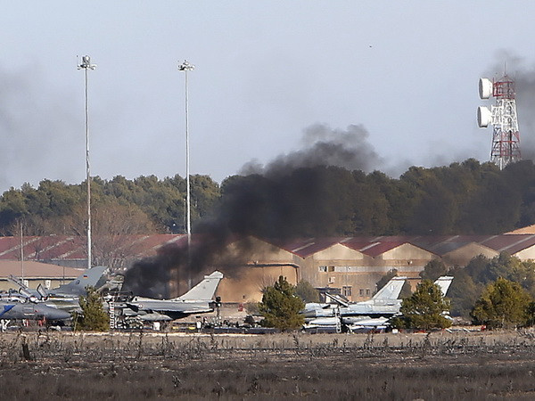 Các nước NATO điều tra vụ tai nạn máy quân sự tại Tây Ban Nha ảnh 1