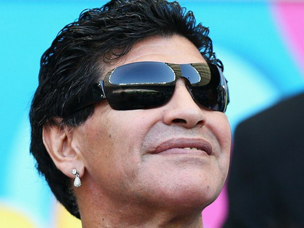 Maradona: Neuer xứng đáng giành QBV hơn Messi và Ronaldo ảnh 1