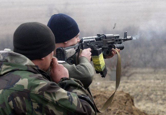 OSCE chưa xác nhận việc quân đội Ukraine rút vũ khí hạng nặng ảnh 1