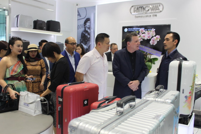 Thương hiệu cao cấp Rimowa khai trương cửa hàng mới tại TP HCM ảnh 1