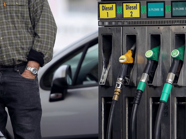 IEA giữ nguyên mức dự báo nhu cầu dầu mỏ thế giới năm 2015 ảnh 1