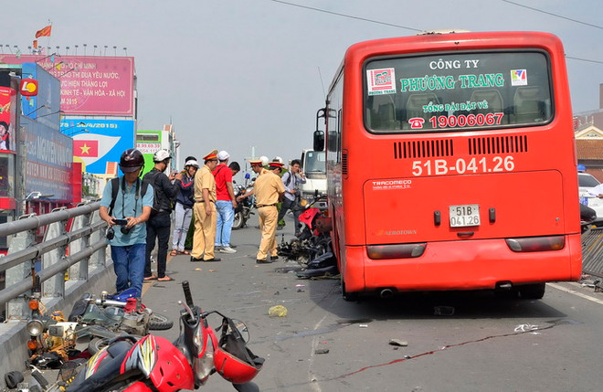 Cháu bé trong vụ đâm xe liên hoàn ở TP Hồ Chí Minh đã tử vong ảnh 1