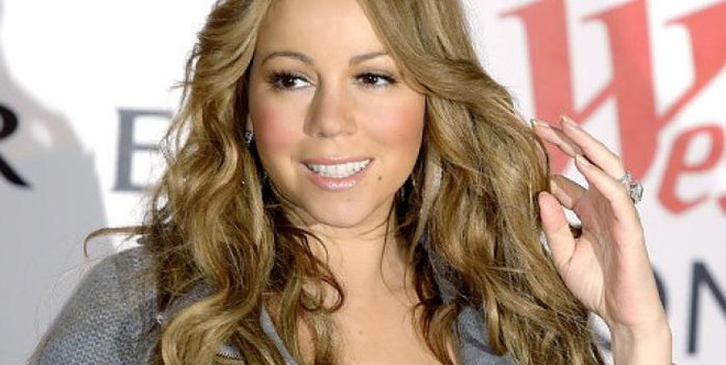 Mariah Carey biểu diễn ở lễ trao giải Billboard sau 17 năm vắng bóng ảnh 1