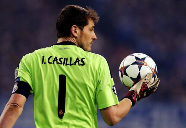 Iker Casillas tiếp tục trấn giữ khung thành Real Madrid mùa giải tới ảnh 1