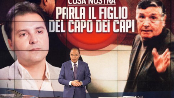 Italy: Tranh cãi bùng nổ sau talk show với con trai bố già ảnh 1