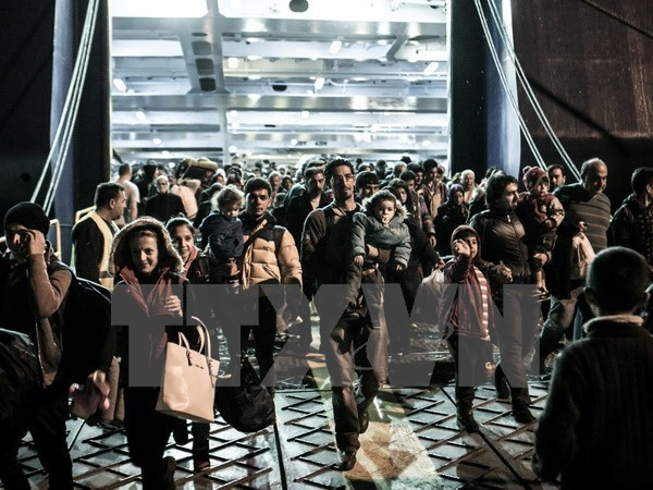 Hy Lạp triệt phá đường dây buôn người bằng máy bay tới Italy ảnh 1