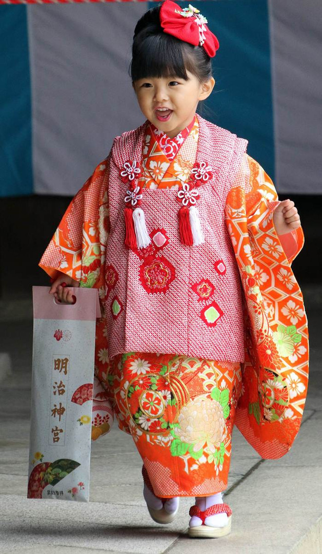 [Photo] Lễ hội cầu sức khỏe cho trẻ em Shichi-Go-San ở Nhật Bản ảnh 1