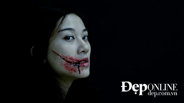 Các bước trang điểm đơn giản để hóa thân thành ma nữ ngày Halloween ảnh 11