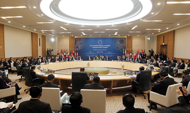 Hàn Quốc-ASEAN nhất trí nâng kim ngạch thương mại lên 200 tỷ USD ảnh 1