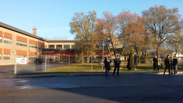 Cảnh sát Canada xác định vụ đe dọa đánh bom các trường học là giả mạo ảnh 1